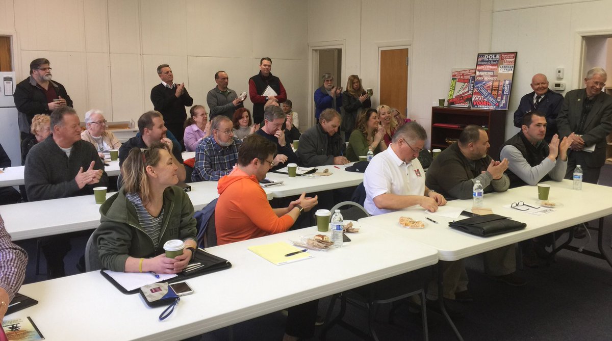 HowellNJGOP's tweet photo. @MonmouthGOP Chairman @sheriffgolden had a great meeting and full house with Chairmans and Vice Chairmans. #MonmouthFirst https://t.co/DymJdkBPHB