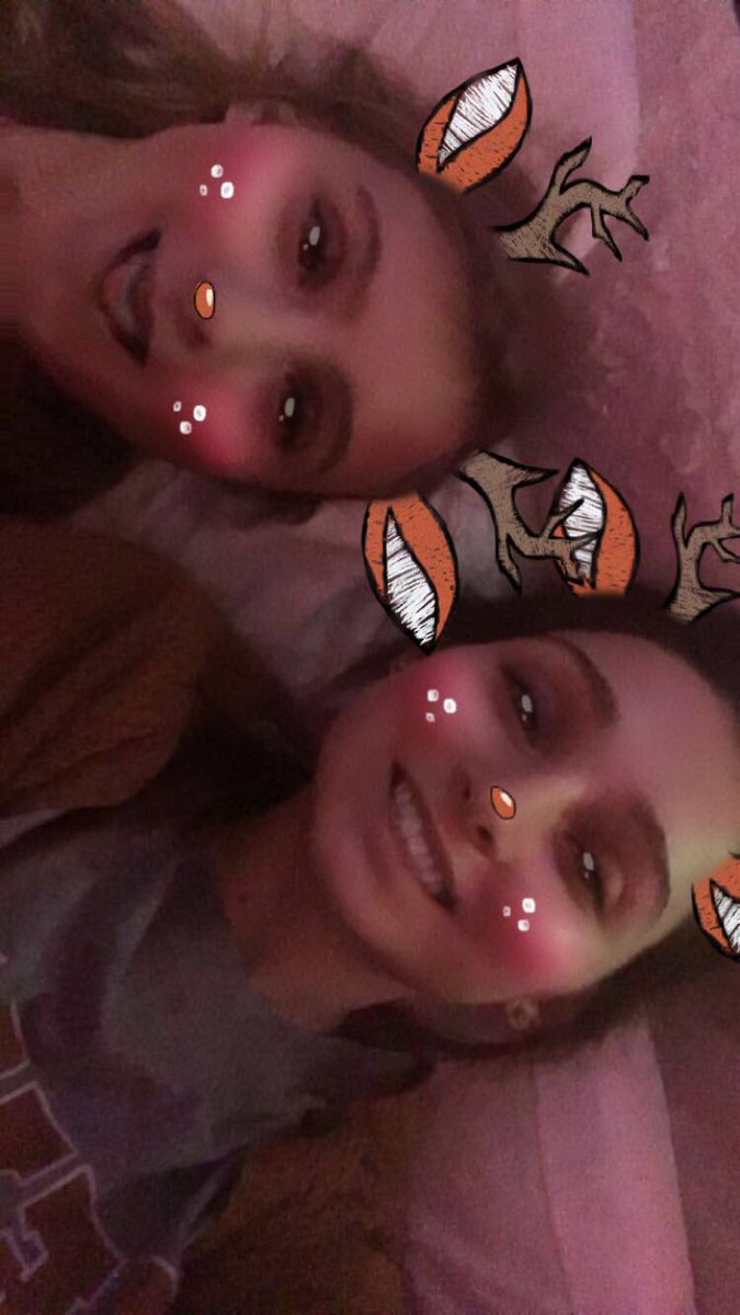 emmarchetti114's tweet photo. happy birthday to the kitchen bitch herself, you're the coolest kid out there av. Love ya https://t.co/bl0zhB9Smq