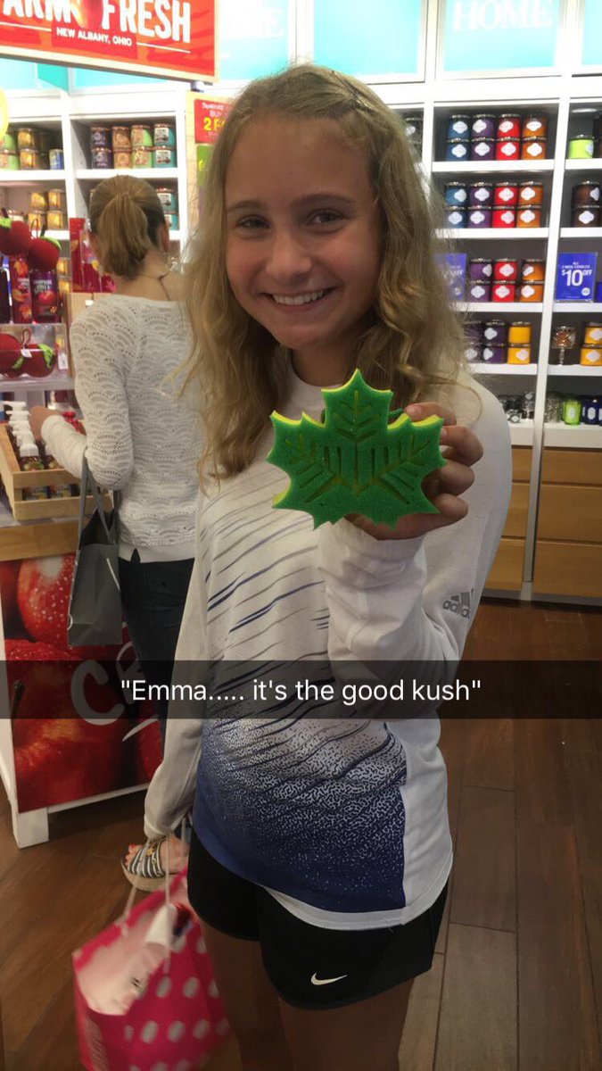 emmarchetti114's tweet photo. happy birthday to the kitchen bitch herself, you're the coolest kid out there av. Love ya https://t.co/bl0zhB9Smq
