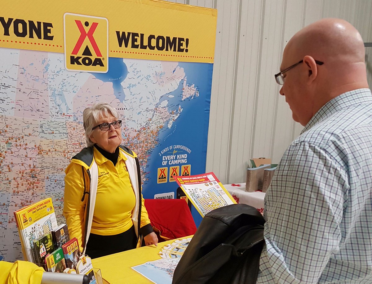 SteveClarkPC's tweet image. Big crowd for Citizens Against the Dump Family Day in Spencerville with @gordbrown @MikeBarrettON @Kyle4LG @SouthNationDump