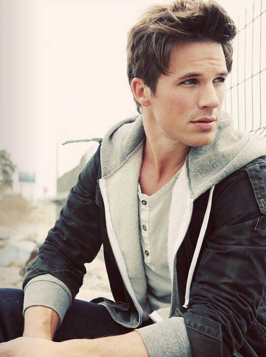 Happy birthday, Matt Lanter, thank you very much for Wyatt in Timeless, Roman in Star-Crossed, Liam in 90210! 