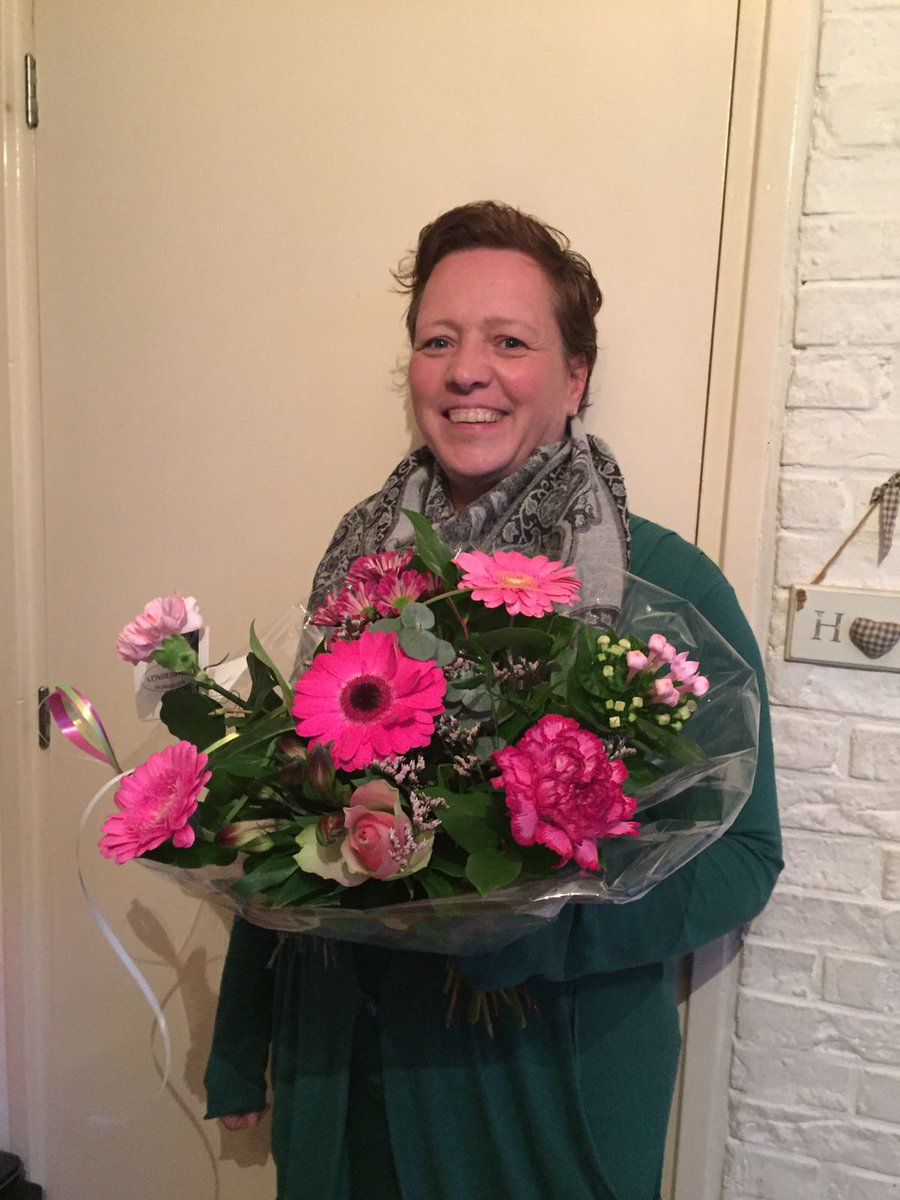 Vrijwilligster van April! 
Alinda de Boer 🎉 wedstrijdsecretaris van de A,B Dames en senioren! Staat geregeld achter de bar en in vishok! 🎉🎉🎉