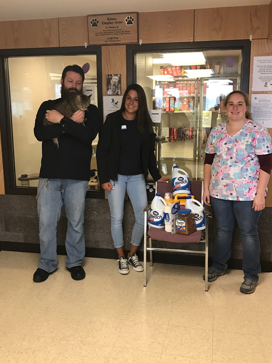 aunge_3's tweet photo. Team Potsdam supporting the Potsdam Humane Society. #RandomactsUNYEast #oneNyNj @tim_t_17 https://t.co/DMx74WkOl5