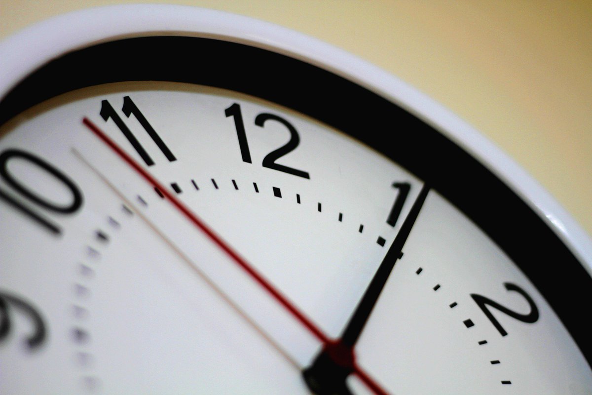 Tadris1's tweet photo. "L'#homme n'arrête point le #temps, c'est le temps qui arrête l'homme." 
#citation #sagesse #apprentissage #time #like #Motivation https://t.co/buUOBsJxAx