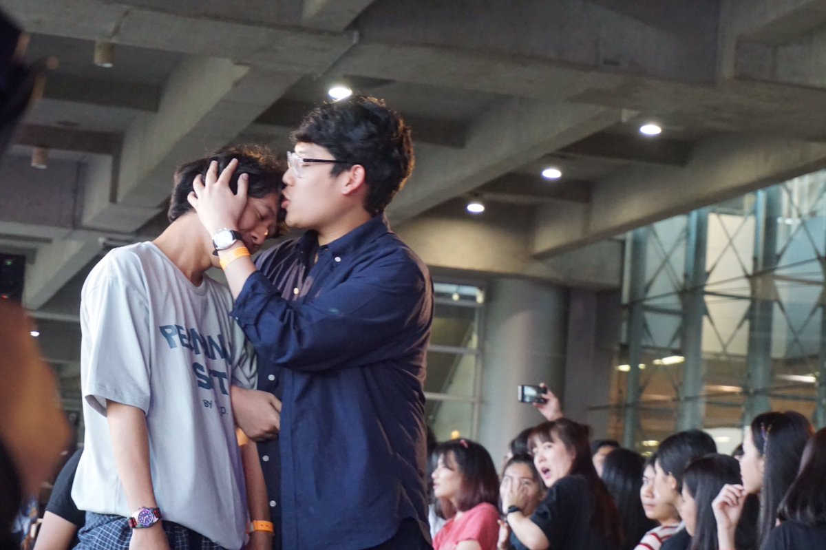 tjdfghkjs's tweet photo. ชั้นจะจิ้นคู่เน้ กรี๊ดดดดดด #temp. #parttimemusicians https://t.co/n1rwHj4W4S