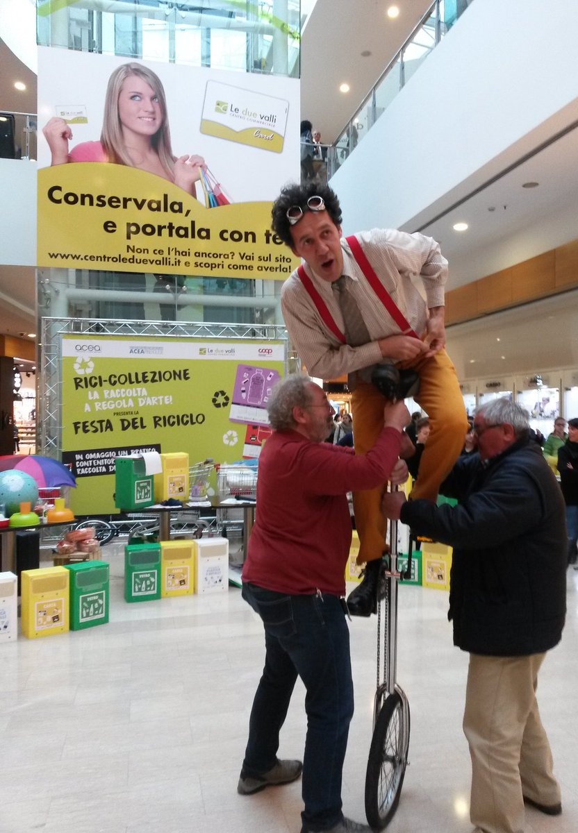 acearegoladarte's tweet photo. Oggi in centinaia alla ns Festa del #Riciclo con @Nova_Coop @Simone_Chi @EleonoraCerulli @ecodelchisone @vitapinerolese @VocePinerolese https://t.co/7uAEgxWxL5