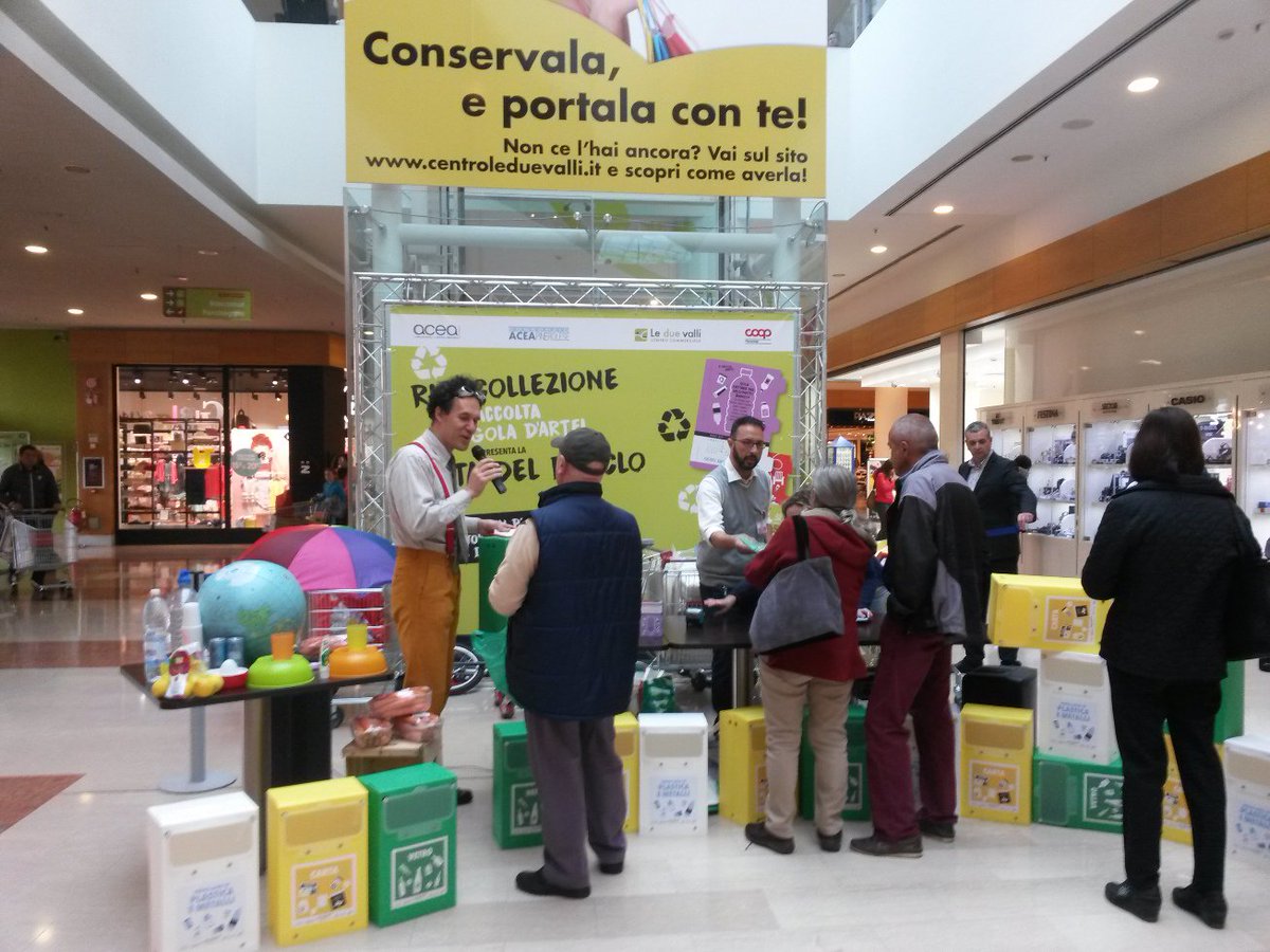 acearegoladarte's tweet photo. Oggi in centinaia alla ns Festa del #Riciclo con @Nova_Coop @Simone_Chi @EleonoraCerulli @ecodelchisone @vitapinerolese @VocePinerolese https://t.co/7uAEgxWxL5