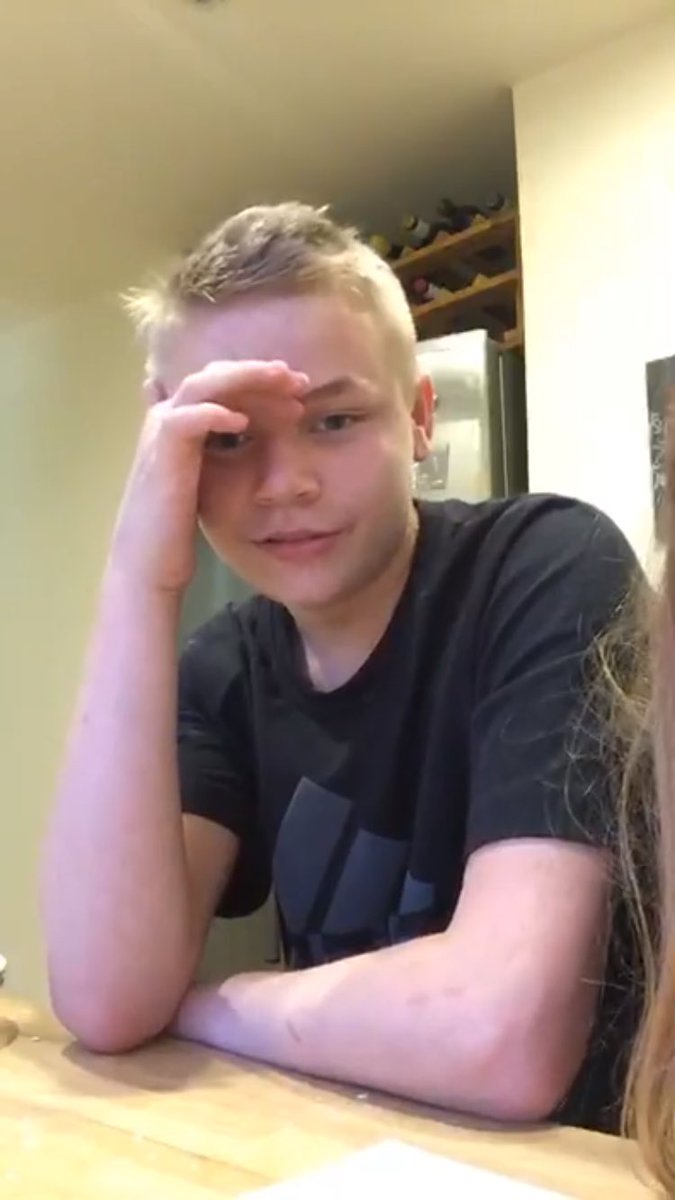 LizzyWurst's tweet image. Was just watching a fans live stream on Instagram and he was so happy😭 I love you guys so much❤ you guys make me sooo happy ❤