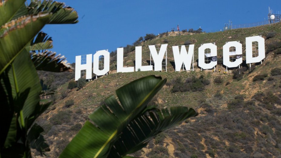 EVERGREENMKT's tweet photo. Happy April Fools! What's your favorite prank? We love the Hollyweed sign in LA this year! https://t.co/9uPAel1PA0 #AprilFools #Hollyweed https://t.co/QM6yknu9BU
