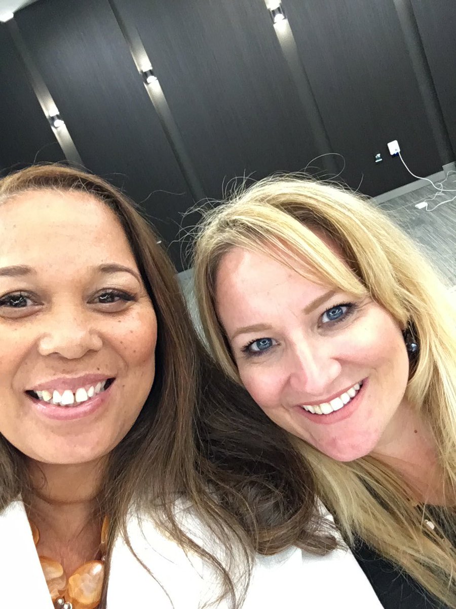richelleshaw's tweet photo. This girl right here #wowindallas @michellepippen sister from another mister #pendermonium #wowindallas https://t.co/JMoxwk3hTY