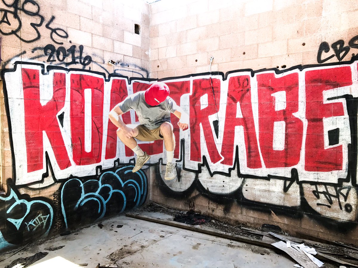 HochDotCo's tweet photo. Getting crazy in a warehouse in the desert. #cbudesign https://t.co/Kd5tEvrnXG