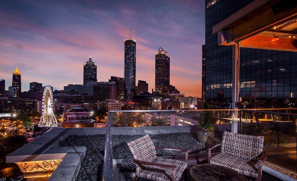 ATLSkyLounge's tweet photo. Catch Lyric Lee today at 7pm for #SkyloungeLive ! #AtlantaCPD #DynamicDowntown https://t.co/cr1oirkOak