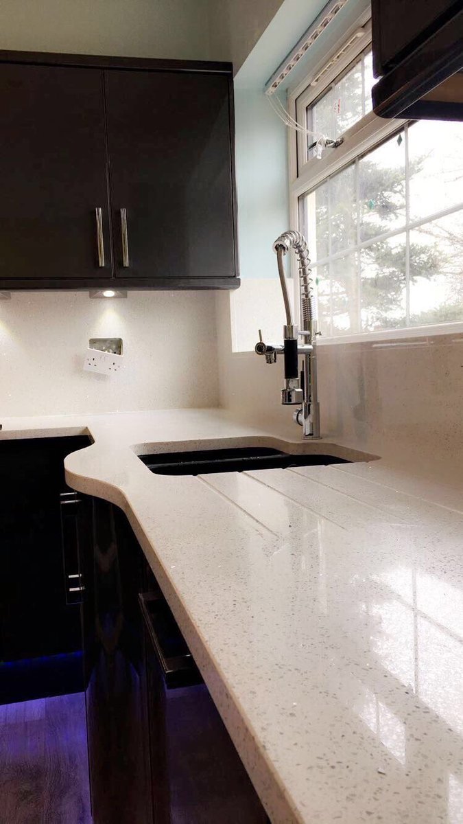 marblecreations's tweet photo. White starlight quartz Worktops installed in Bradford ! https://t.co/jqWcYWcOti