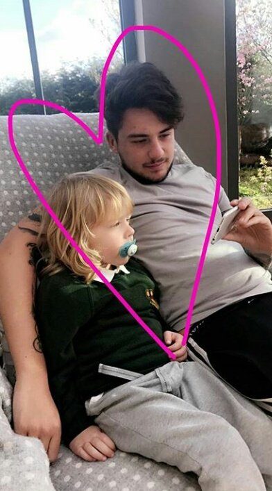 DeakinsNotes's tweet photo. Ernest and Tommy 👬💖 #DeakinsNotes 

@lottietommo 's snapchat yesterday 🙈 @1Napolitano @ptomlinsondeaks @fizfizfiz https://t.co/ipGEpXGsjV