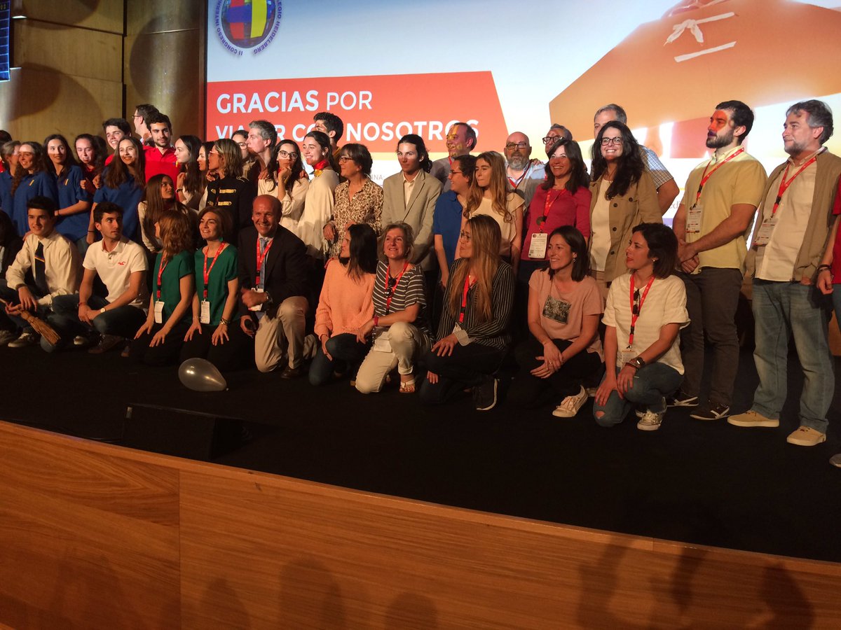 manuelalara's tweet photo. Ahí tenemos a @andysantis con todo el gran equipo de #CIECH2017 pero seguro q reconocéis a muchos más https://t.co/LCi6kx6f4t