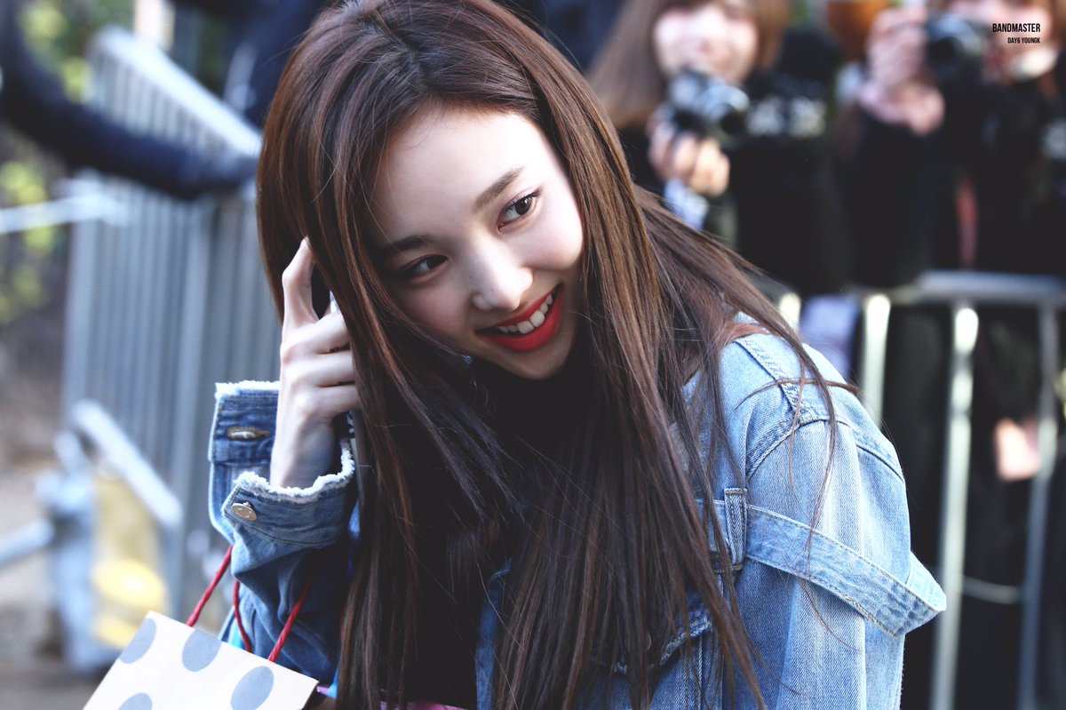 nayeon_words's tweet photo. 난 당신의 이름이 좋다고
당신 같은 이름을 가진 사람을 만나보고 싶었다고
- 이석원, 언제 들어도 좋은 말 https://t.co/P1s9E5EwBw