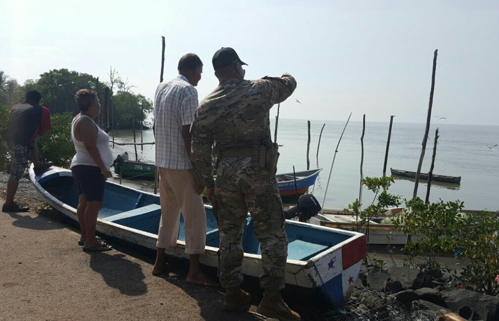 aeronavalpanama's tweet photo. En Puerto El Salado Aguadulce y vía a Playa La Caleta/4ta. Región realiza patrullajes y conversatorio con la comunidad del área  #Seguridad https://t.co/87CaU7azCO