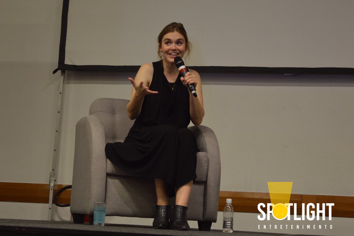 RodenBR's tweet photo. 01.03 | Holland durante o painel em São Paulo na #DarkmoonReunion! https://t.co/QqueceVfZq
