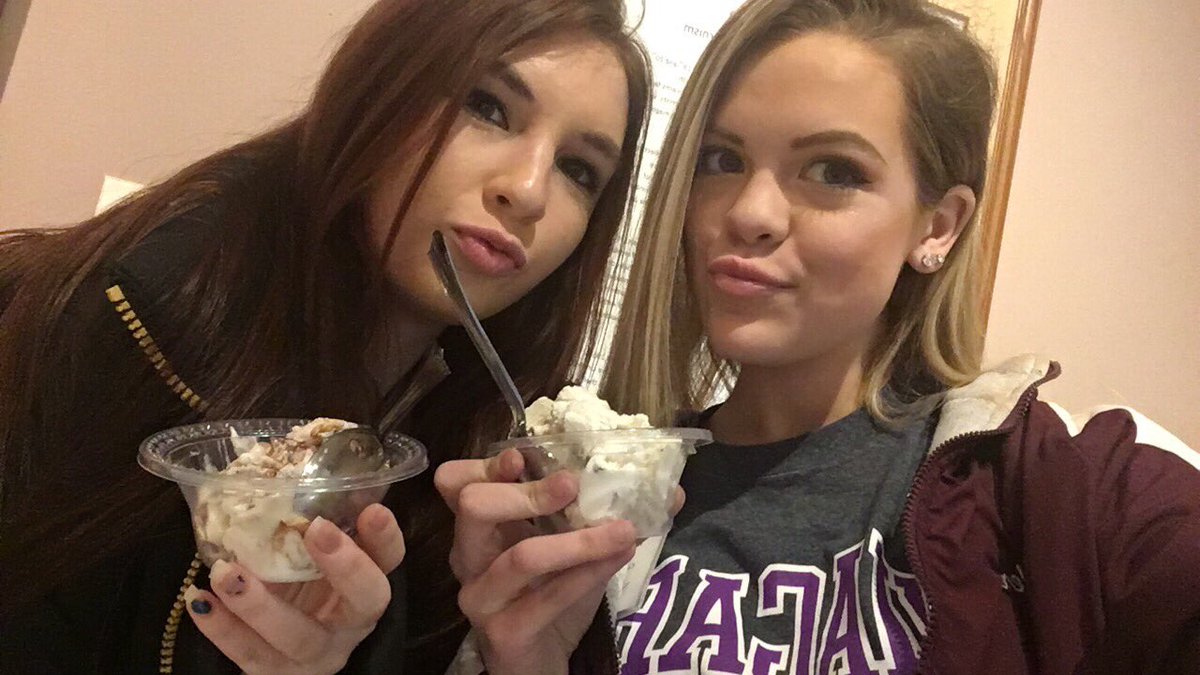 bassbutterflyyy's tweet photo. Had an amazing time today at NU!!!🦅💜🙏🏻 #ASD17 #NUFutureEagles #perrysicecream #onebuffalo https://t.co/3ZwfthvQbX