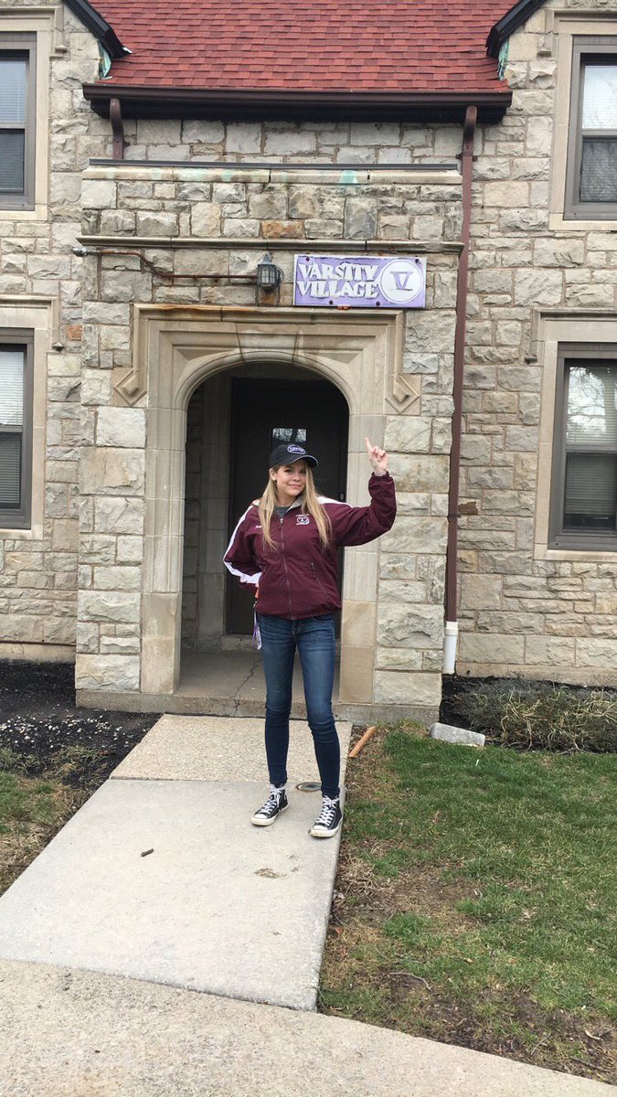 bassbutterflyyy's tweet photo. Had an amazing time today at NU!!!🦅💜🙏🏻 #ASD17 #NUFutureEagles #perrysicecream #onebuffalo https://t.co/3ZwfthvQbX