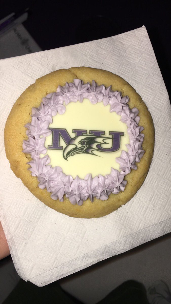 bassbutterflyyy's tweet photo. Had an amazing time today at NU!!!🦅💜🙏🏻 #ASD17 #NUFutureEagles #perrysicecream #onebuffalo https://t.co/3ZwfthvQbX