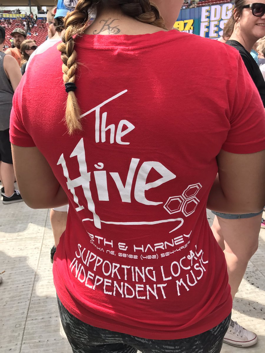 ashlynicole92's tweet photo. Waiting on the boys @311 @pnut @NickHexum #Edgefest25 https://t.co/Yt4luHGrOW