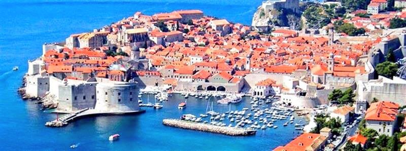 Iconic sight to see: the pearl of the Adriatic, #croatia #dubrovnik #TToT 🇭🇷 bit.ly/2oiVd1c