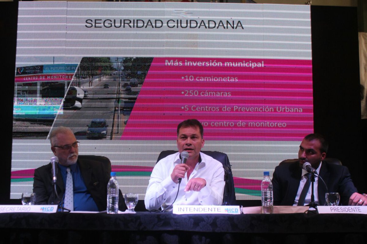 RomiUhrig's tweet photo. Apertura de sesiones ordinarias 2017
#JuntosElFuturoSeSiente 

 https://t.co/Uz719rZkzM https://t.co/52sVZyMMCB