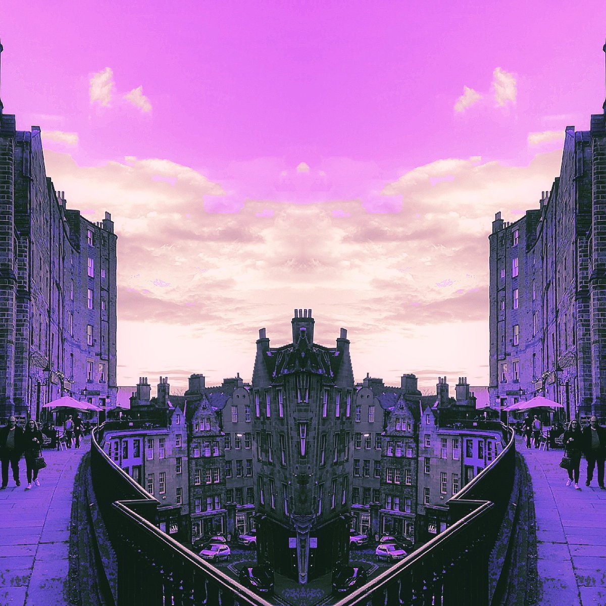 #edinburgh, we be trippin. And again.

# mixed up reality #vaporwave #synthwave #trippy