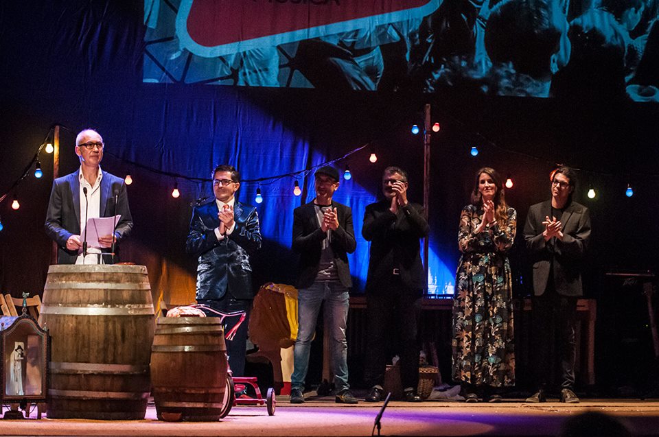 prmartincodax's tweet photo. Grazas a #AdarmeVisual por embarcarse connosco neste labor a favor da música feita en Galicia. https://t.co/VYCXYSKEDP