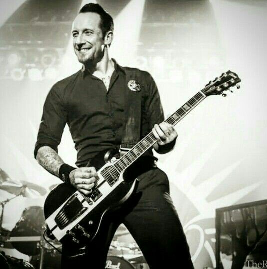 Happy Birthday to the handsome and talented singer Michael Poulsen!!     