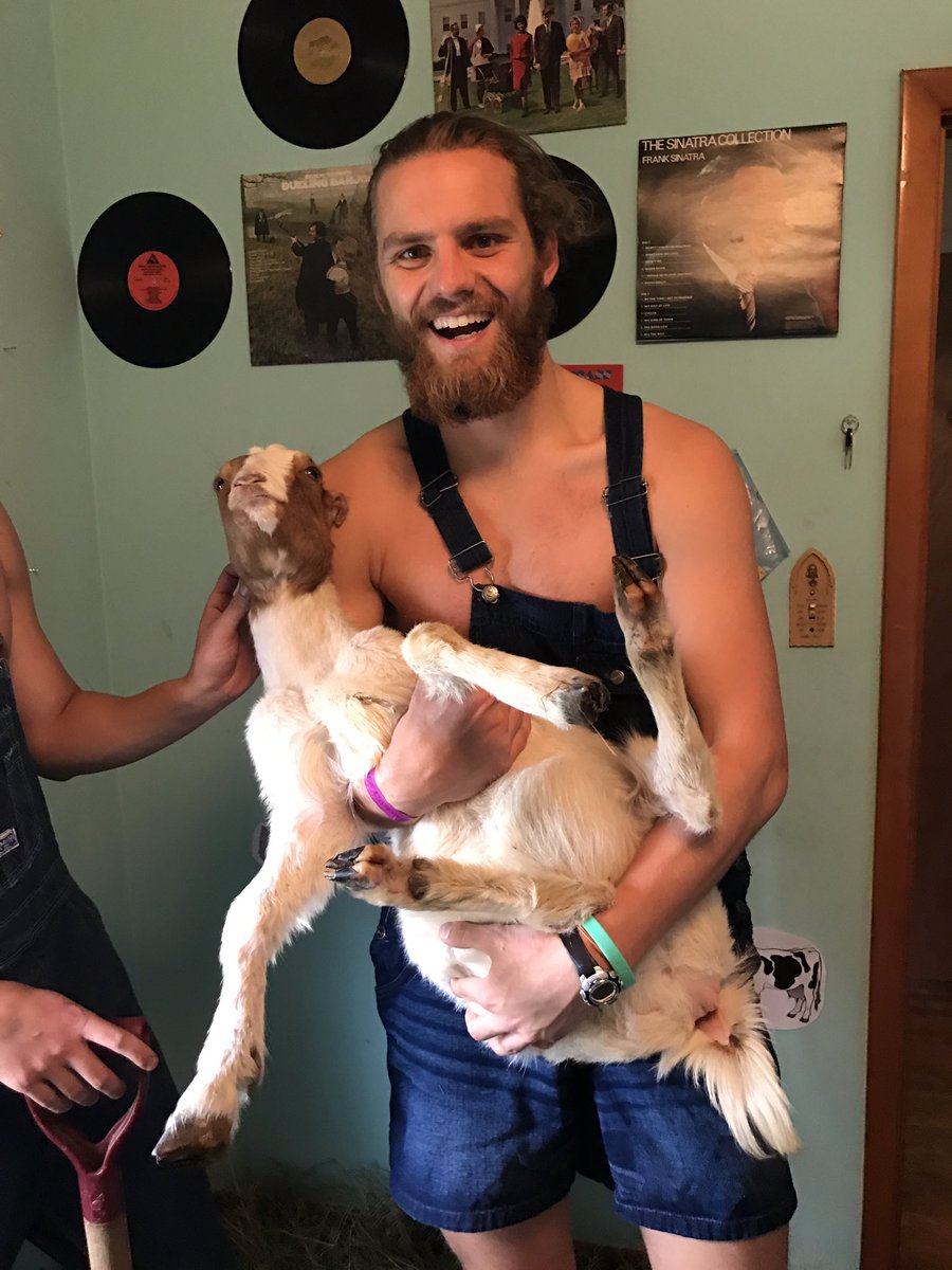 kubiezee's tweet photo. Turned Joel's room into a farm for April Fool's Day #ItsAFarm https://t.co/EyVHJPmWjL