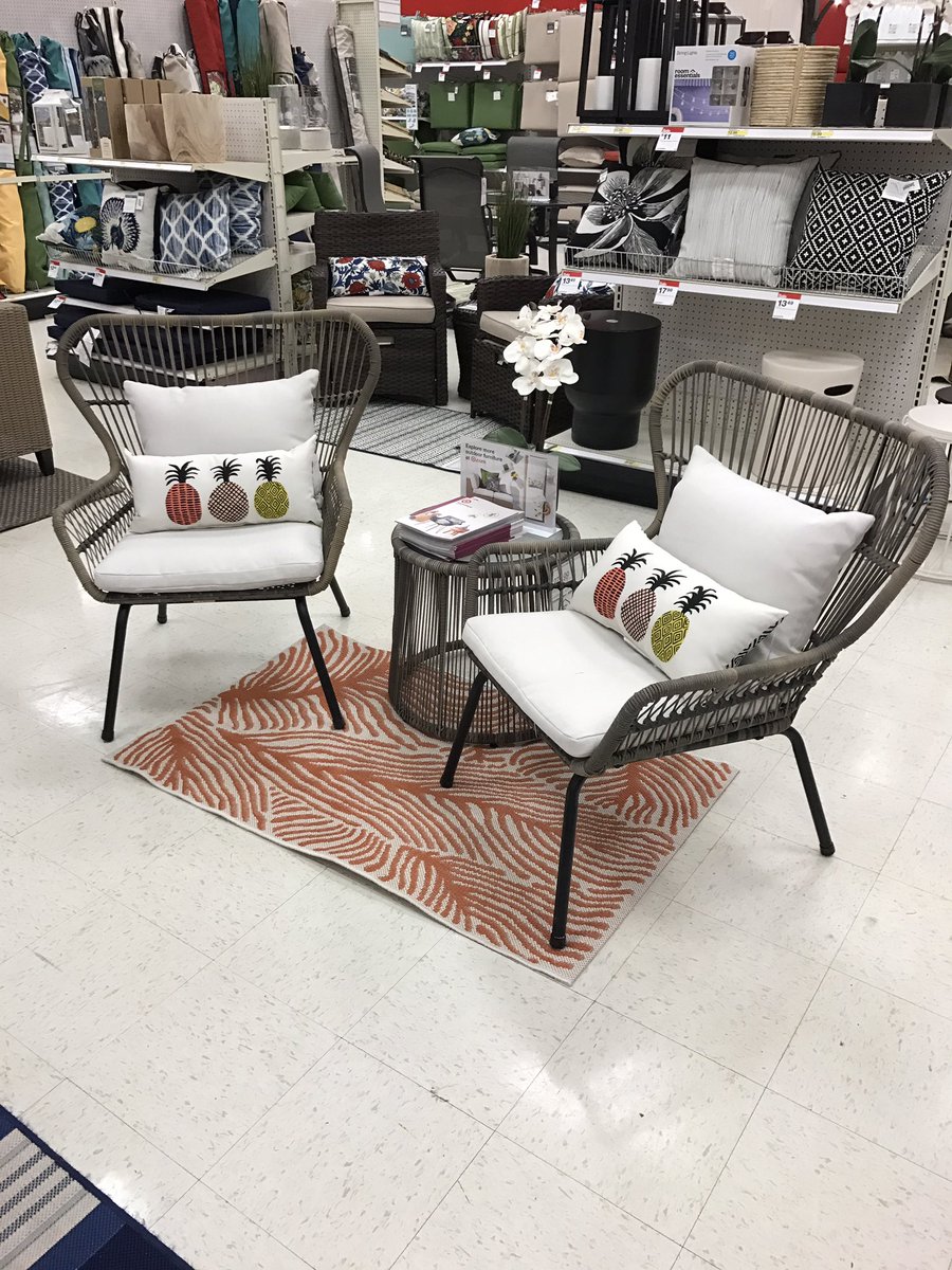 76gretchen's tweet image. ITS SUMMER TIME IN SEASONAL #patio #vmtl #target @JenieBrisson @Howard_JoshT @ashleysunYYC