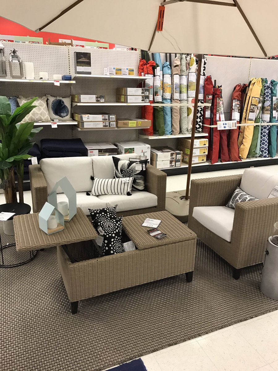 76gretchen's tweet image. ITS SUMMER TIME IN SEASONAL #patio #vmtl #target @JenieBrisson @Howard_JoshT @ashleysunYYC