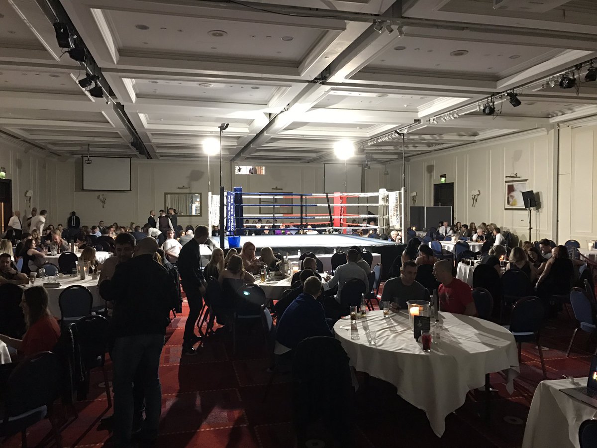 Interval time at Katana 9. Mines a pint of gin if anyone's buying #katana9