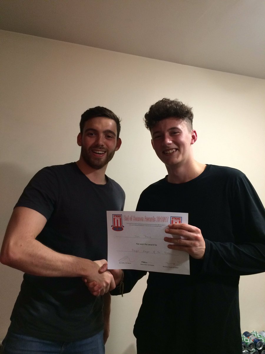StrokeCFC's tweet photo. Sadly he can't be here.... @tomdeane0 has won players player. @DanRoyle7 accepting on his behalf due to back injuries https://t.co/gciqy8e2YU