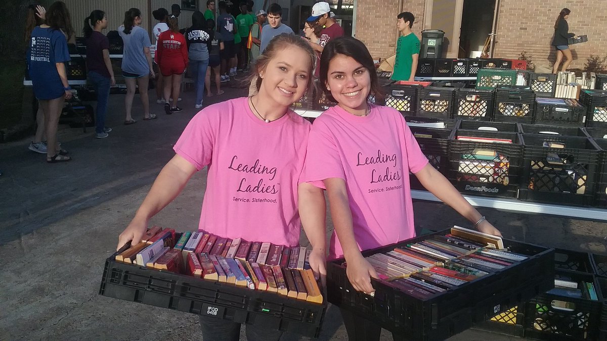 leading4ever's tweet photo. Thank u to all the awesome volunteers who woke up early to work the #FriendsOfTheBellaireLibrary booksale today!! #ServiceAboveSelf #JoinLL https://t.co/xbmZTF452N