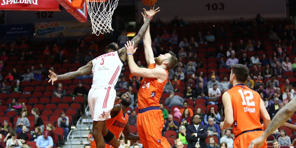 He's done it! Matt Costello breaks the Iowa Energy single-game rebounding record with 25 boards and counting!
