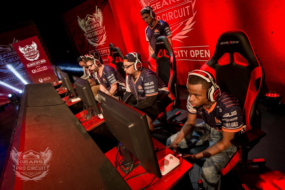 GearsEsports's tweet image. SCORE UPDATE: @TeamEnVyUs takes down and delivers @echofoxgg their first loss this weekend 2-0. live.gearsofwar.com #GearsAC