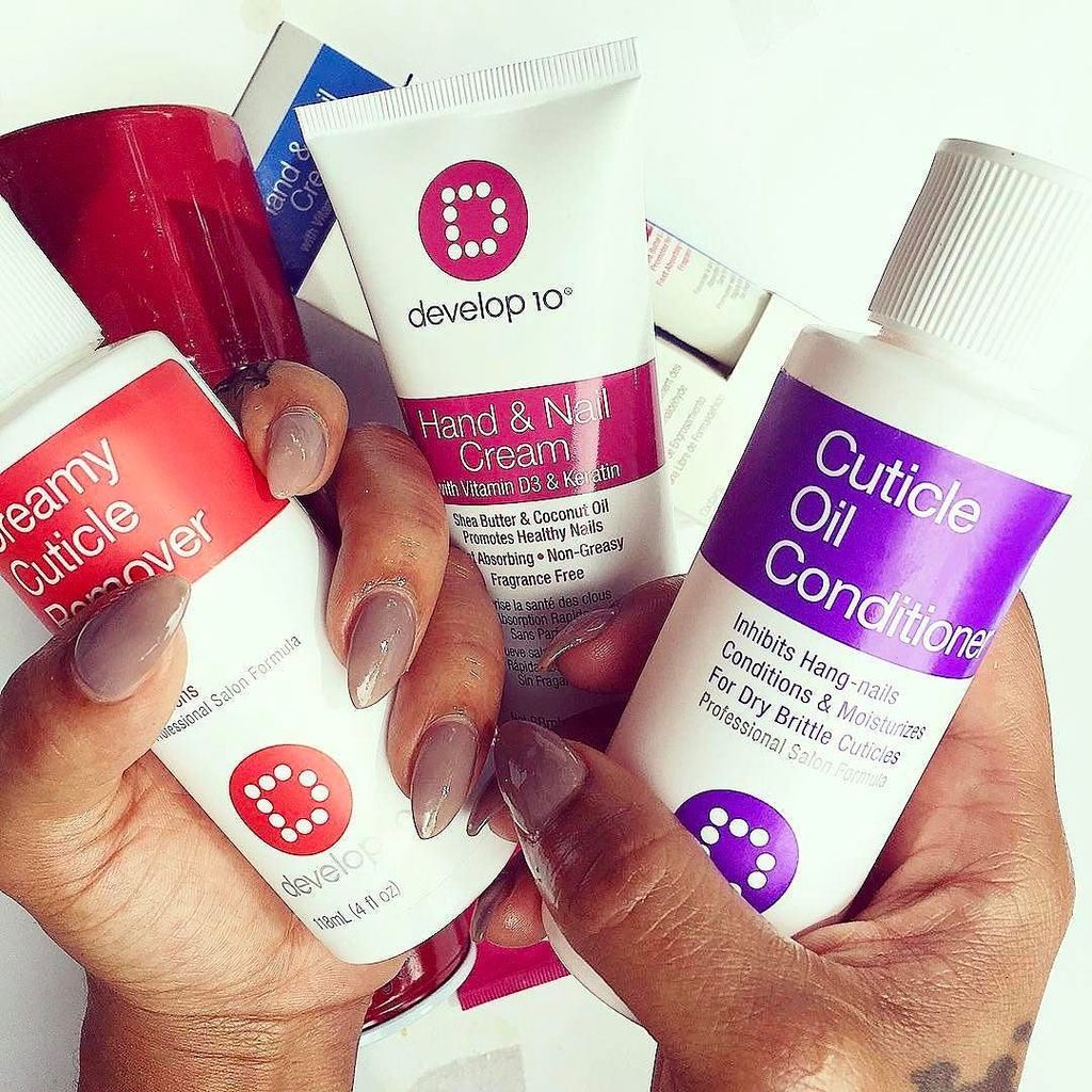 DeMertBrands's tweet image. Hand & nail care with celebrity manicurist @ricaromain 💅🏽 #demertbrands #nailcare #Develop10 #nails #nailsofinstag… ift.tt/2ovAPXM