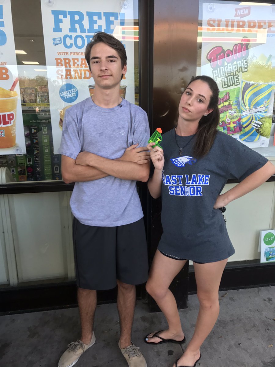 MariaMuiaa's tweet photo. @WtrWrs2K17 @androboy1999 #poonlagoon https://t.co/eoCooYcSC5