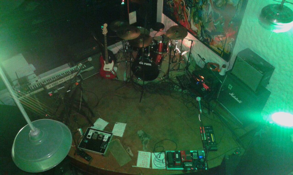 audiofonik2012's tweet image. Gracias a todos los que fueron anoche a la #KungfuParty gracias #TheJohnnyzone @loskungfuclub @JuanchoGarrido gran noche que se repita...!!!