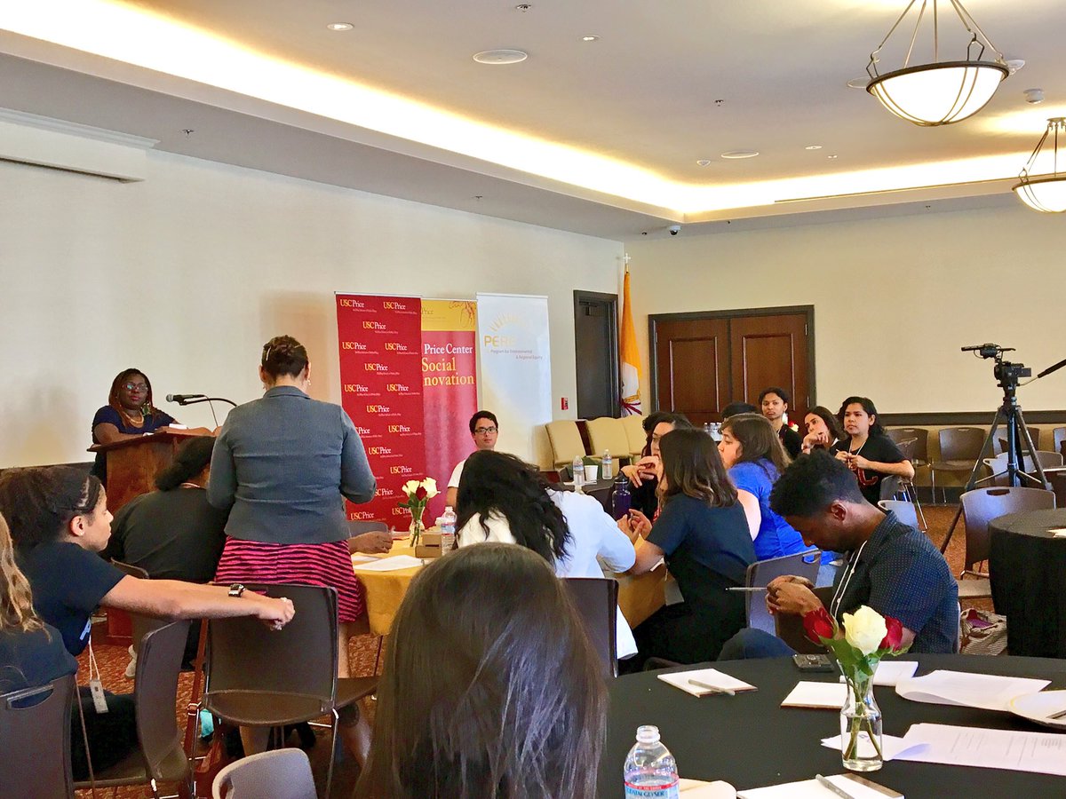 USC_SCAPF's tweet photo. We've got some prospective @USCPrice students in the house! #SCAPF2017 https://t.co/xnId3sPvEn
