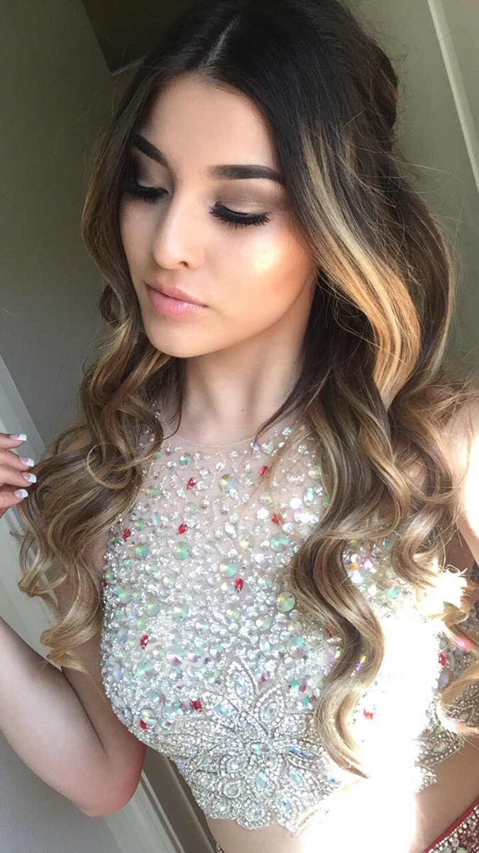 marcella_salyer's tweet image. when the lighting hits perfect on your highlight #morepicstocome