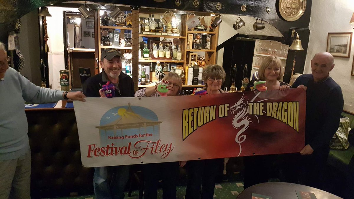 FileyOf's tweet image. Our new banner presented bt from L to R... Robert Horley, Chris Shields, Lynne Wadeson, Andrea Adam, Marilyn Anthony &amp;amp; Sam Galloway