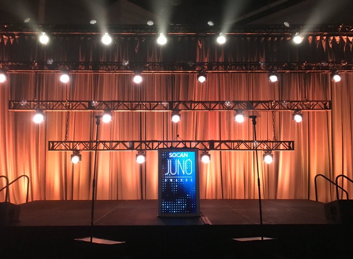 It's <a href="/TheJUNOAwards/">The JUNO Awards</a> Gala Night! (Are these pants too tight?) #Junos2017 #JUNOS