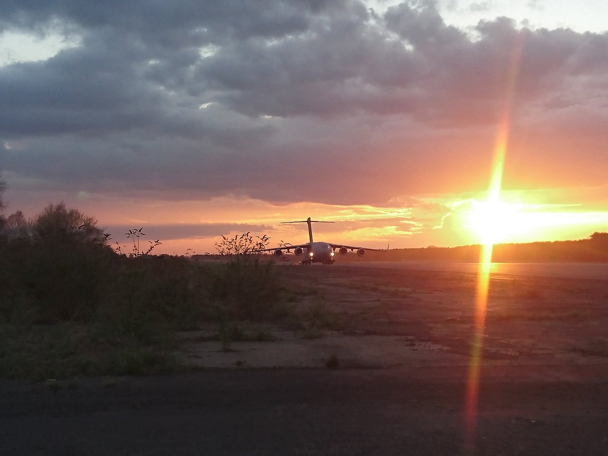 CaptainMavro's tweet image. Final shots of a @99Sqn C17 under the setting sun at #Woodbridge during #JointWarrior