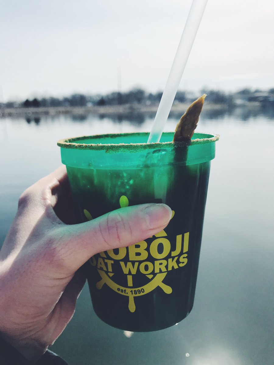 Cheers to the weekend! Lake view + a bloody will do 👌🏻 #okoboji #lakelife #boji