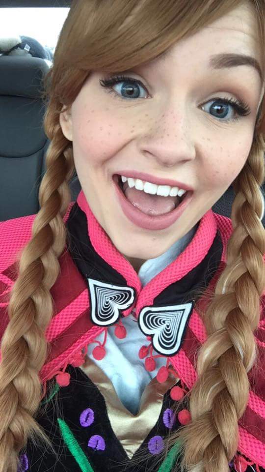 ChicagoPrincesz's tweet photo. Anna loves Frozen Birthday Parties https://t.co/PZ6eXDqPal https://t.co/Vfk3LLaeA1