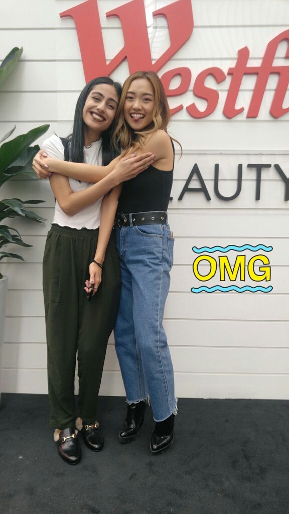 haanypot's tweet photo. Didn't get to say much but you're one of my biggest inspirations. Thanks for teaching young girls to be confident in themselves 💖 @imjennim https://t.co/8GXTSrm0y6